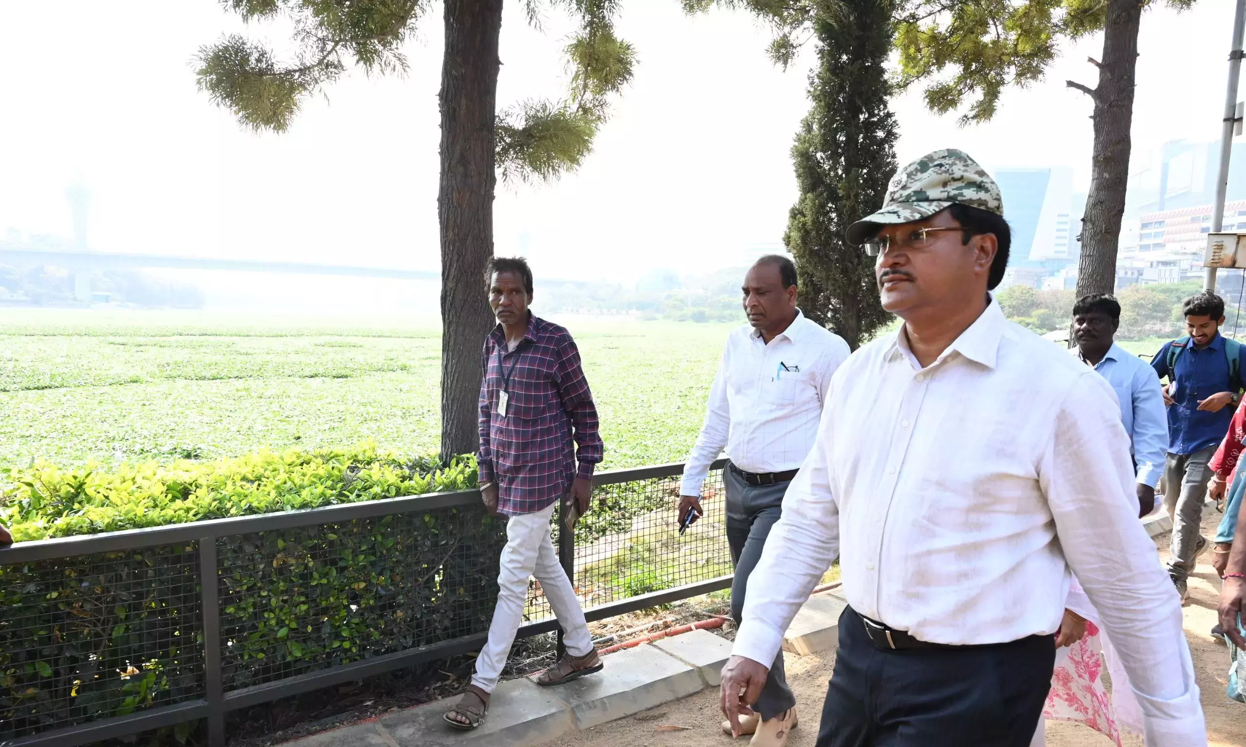 Telangana : अधिकारियों ने माना, दुर्गम चेरुवु में गंदा पानी छोड़ा जा रहा है Telangana : अधिकारियों ने माना, दुर्गम चेरुवु में गंदा पानी छोड़ा जा रहा है