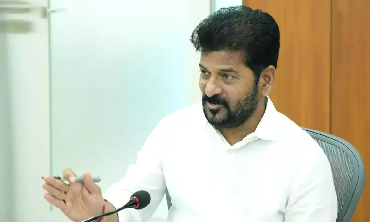 Revanth ने ओल्ड सिटी मेट्रो में देरी के लिए केंद्र की निष्क्रियता को दोषी ठहराया