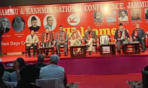 J&K की एकता पर कोई बातचीत नहीं हो सकती, बंटवारे की मांग जम्मू के हित में नहीं: उमर अब्दुल्ला J&K की एकता पर कोई बातचीत नहीं हो सकती, बंटवारे की मांग जम्मू के हित में नहीं: उमर अब्दुल्ला