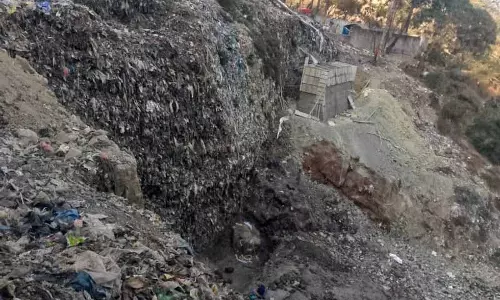 Hamirpur के गांववाले चाहते हैं कि वेस्ट मैनेजमेंट प्लांट दूसरी जगह लगाया जाए