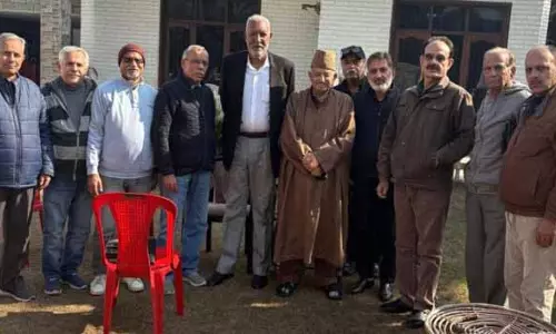 पीरज़ादा ने PWD अनंतनाग को श्मशान घाट के डेवलपमेंट के लिए एस्टीमेट जमा करने का निर्देश दिया पीरज़ादा ने PWD अनंतनाग को श्मशान घाट के डेवलपमेंट के लिए एस्टीमेट जमा करने का निर्देश दिया