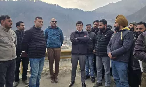 DC Balla ने बारामूला-उरी एनएच-1 पर सड़क विस्तार कार्यों का निरीक्षण किया DC Balla ने बारामूला-उरी एनएच-1 पर सड़क विस्तार कार्यों का निरीक्षण किया