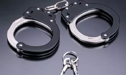 Kozhikode सुसाइड केस: बस में छेड़छाड़ का शिकायतकर्ता गिरफ्तार Kozhikode सुसाइड केस: बस में छेड़छाड़ का शिकायतकर्ता गिरफ्तार