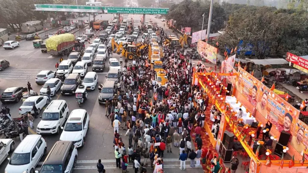 Lucknow: भव्य स्वागत के पीछे चुनावी और संगठनात्मक संदेश की तैयारी Lucknow: भव्य स्वागत के पीछे चुनावी और संगठनात्मक संदेश की तैयारी