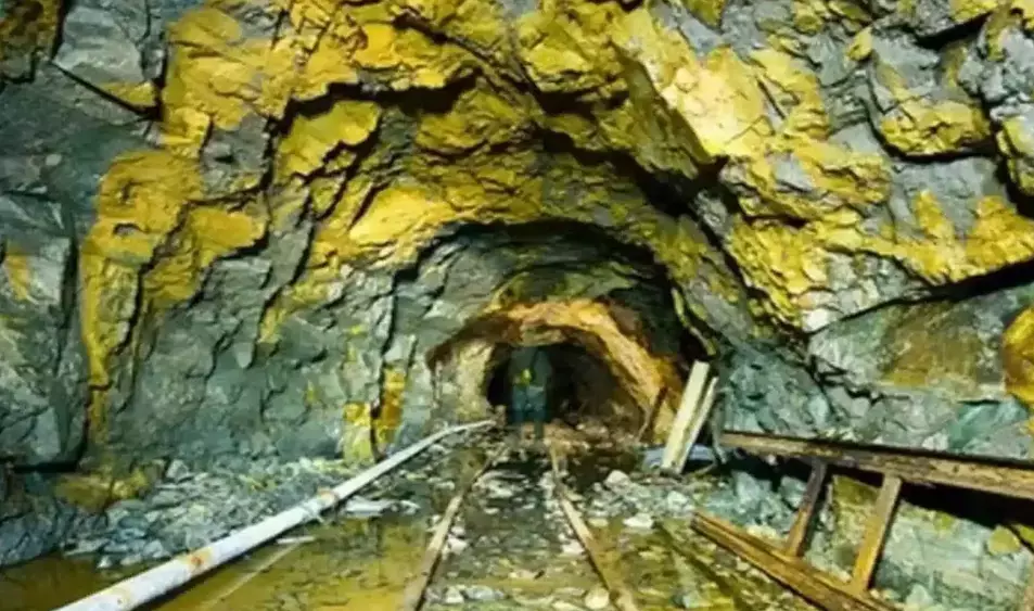 Andhra : सत्य साईं जिले के कदिरी इलाके में सोने के अयस्कों का पता लगाने के लिए