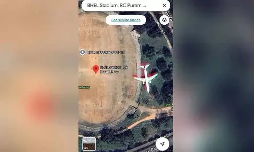 गूगल मैप्स पर BHEL स्टेडियम में दिखे प्लेन से Reddit पर चर्चा शुरू गूगल मैप्स पर BHEL स्टेडियम में दिखे प्लेन से Reddit पर चर्चा शुरू