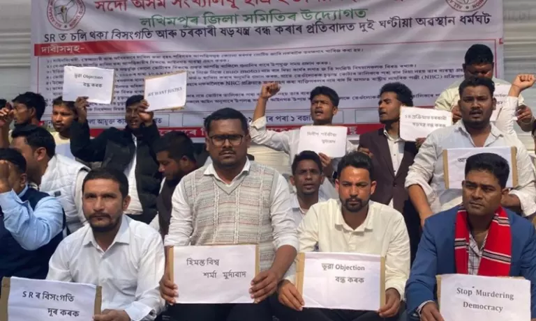 Assam में विपक्ष ने लखीमपुर चुनाव में उल्लंघनों की ओर ध्यान दिलाया Assam में विपक्ष ने लखीमपुर चुनाव में उल्लंघनों की ओर ध्यान दिलाया