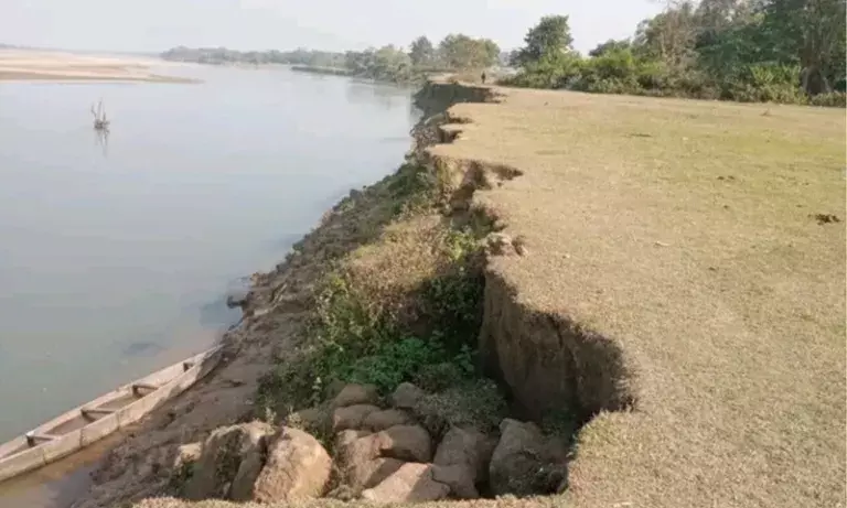 Assam में बाढ़ पीड़ितों ने स्थायी समाधान की मांग की