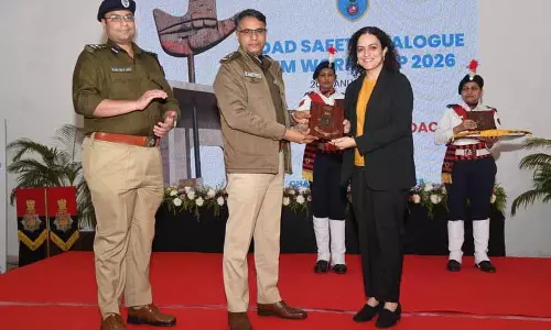 Traffic police सुरक्षित सड़कें और आसान ड्राइव पक्का करने के लिए कदम उठा रही