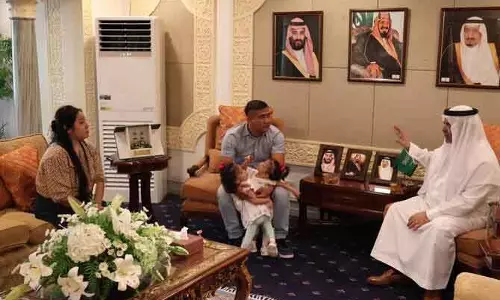 Riyadh में अलग होंगी फिलीपींस की जुड़ी हुई जुड़वां बहनें