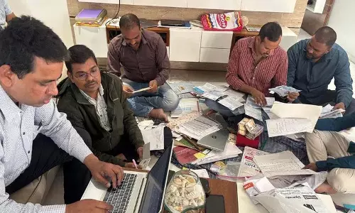 ACB ने एडिशनल कलेक्टर को 7.69 करोड़ रुपये की अवैध संपत्ति के साथ पकड़ा