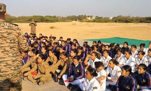मांडवी में एनसीसी कैडेट्स ने भरी उड़ान, पैरासेलिंग का विशेष प्रशिक्षण, मिला एडवेंचर स्पोर्ट का अनुभव