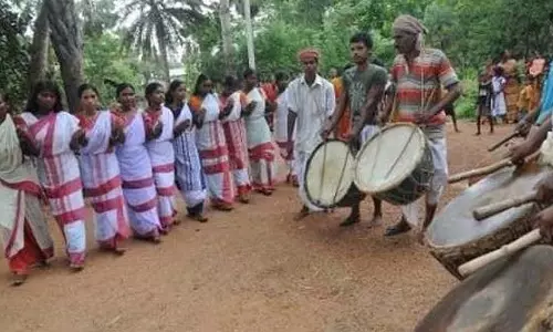 Jangalmahal Festival शुरू, खाली कुर्सियों पर उठे सवाल Jangalmahal Festival शुरू, खाली कुर्सियों पर उठे सवाल