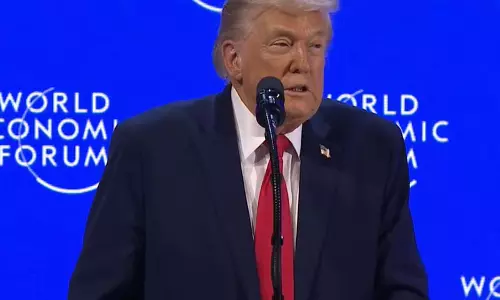 Trump ने ग्रीनलैंड पर यूरोपीय सहयोगियों के साथ तत्काल बातचीत का आह्वान किया Trump ने ग्रीनलैंड पर यूरोपीय सहयोगियों के साथ तत्काल बातचीत का आह्वान किया