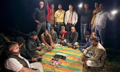 CG: पुलिस का बड़ा एक्शन, देर रात जुआ फड़ पर छापा, 10 जुआरी गिरफ्तार