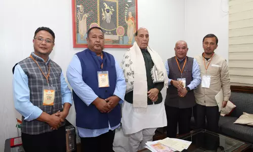 मेघालय BJP ने दलित सिखों के छावनी स्थानांतरण पर राजनाथ से मुलाकात की मेघालय BJP ने दलित सिखों के छावनी स्थानांतरण पर राजनाथ से मुलाकात की