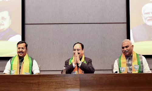 BJP अध्यक्ष नितिन नबीन ने चुनाव तैयारियों की समीक्षा की और पार्टी की जीत के प्रति विश्वास जताया BJP अध्यक्ष नितिन नबीन ने चुनाव तैयारियों की समीक्षा की और पार्टी की जीत के प्रति विश्वास जताया