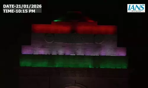 दिल्ली में प्रदूषण का कहर: इंडिया गेट पर भारी धुंध, AQI 338 ‘बहुत खराब’ श्रेणी में दिल्ली में प्रदूषण का कहर: इंडिया गेट पर भारी धुंध, AQI 338 ‘बहुत खराब’ श्रेणी में