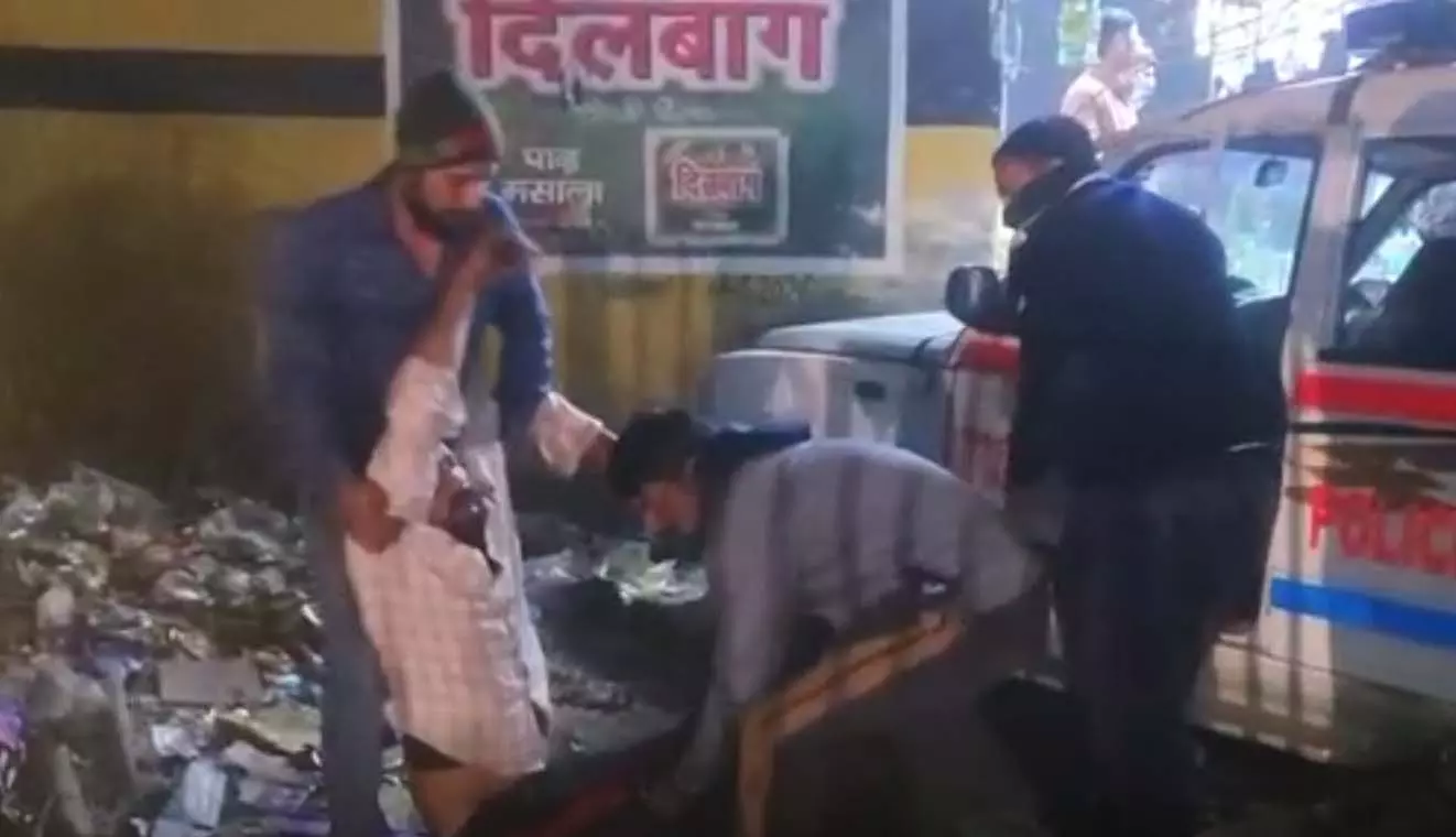 गजब हो गया! शराबी युवक ने ये क्या कर दिया? गजब हो गया! शराबी युवक ने ये क्या कर दिया?