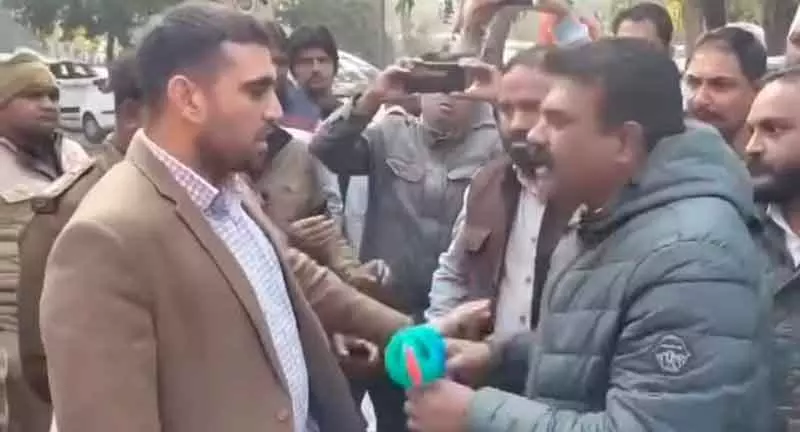 Guhla SDM ने कांग्रेस विधायक के खिलाफ शिकायत दर्ज कराई Guhla SDM ने कांग्रेस विधायक के खिलाफ शिकायत दर्ज कराई