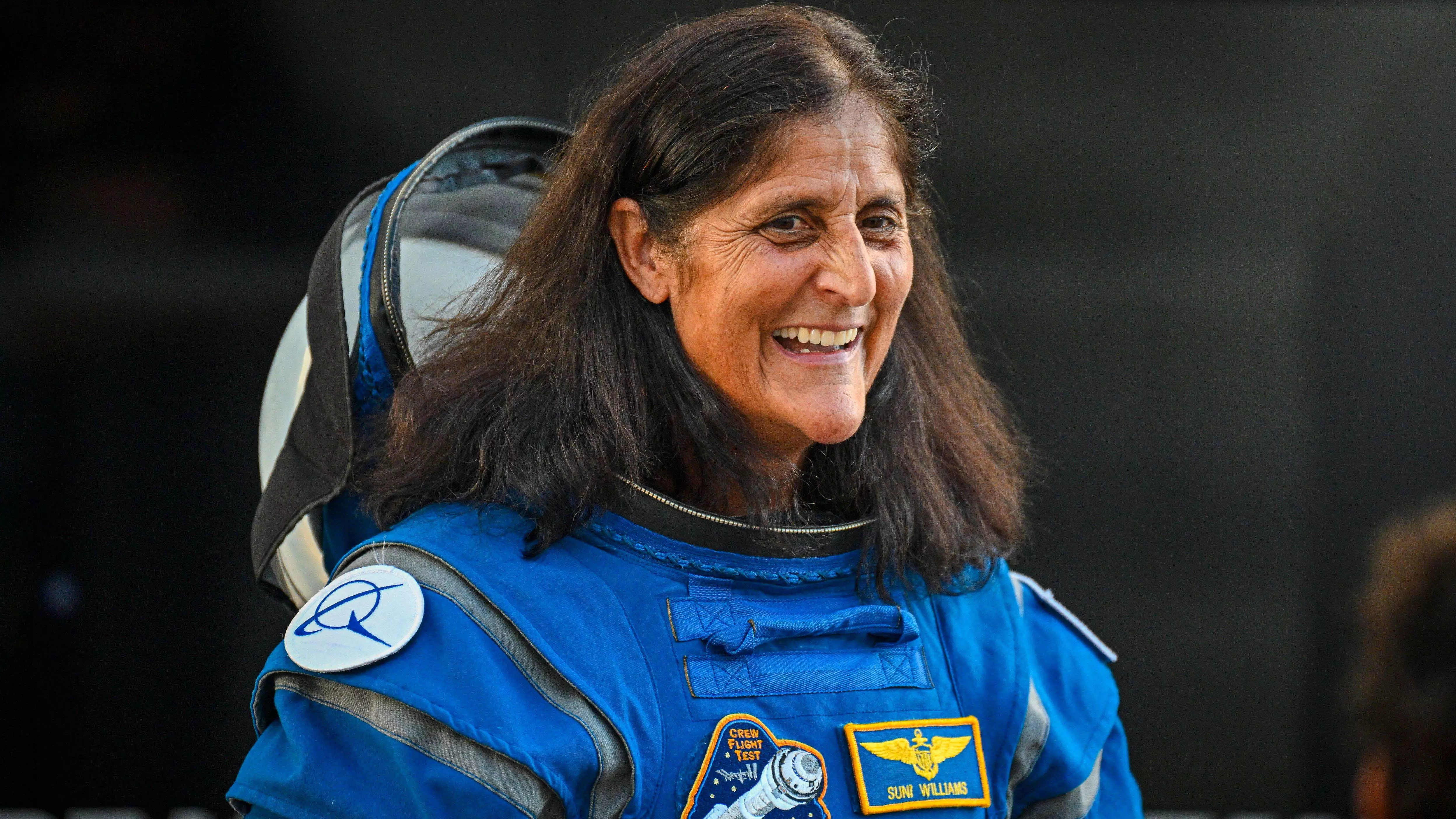 Sunita Williams: अंतरिक्ष की उड़ान भरने वाली सुनीता विलियम्स नासा से हुईं रिटायर, 27 साल के शानदार स्पेस करियर को किया खत्म Sunita Williams: अंतरिक्ष की उड़ान भरने वाली सुनीता विलियम्स नासा से हुईं रिटायर, 27 साल के शानदार स्पेस करियर को किया खत्म