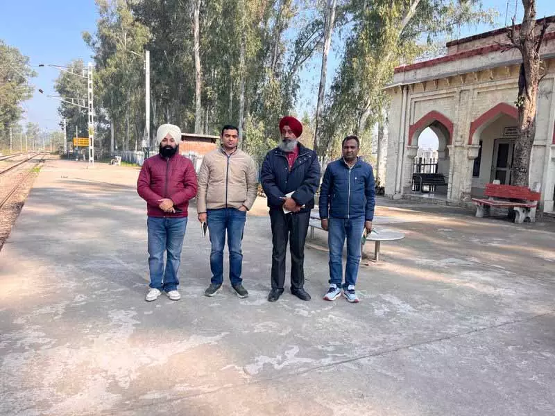 रेलवे ने हेरिटेज Dera Baba Nanak स्टेशन को गिराने पर रोक लगाई रेलवे ने हेरिटेज Dera Baba Nanak स्टेशन को गिराने पर रोक लगाई