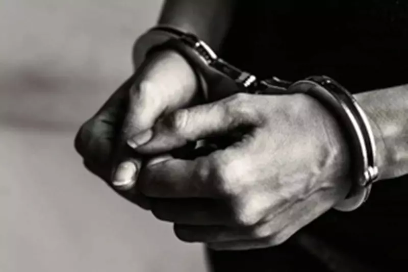 Odisha: रिटायर्ड सरकारी कर्मचारी से 88 लाख रुपये की ठगी; 5 गिरफ्तार Odisha: रिटायर्ड सरकारी कर्मचारी से 88 लाख रुपये की ठगी; 5 गिरफ्तार