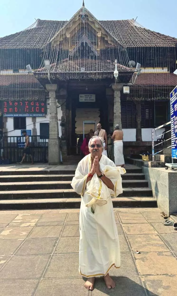 तिरुवनंतपुरम पहुंचे सांसद बृजमोहन अग्रवाल, विश्व प्रसिद्ध पद्मनाभ स्वामी मंदिर में दिव्य दर्शन किए तिरुवनंतपुरम पहुंचे सांसद बृजमोहन अग्रवाल, विश्व प्रसिद्ध पद्मनाभ स्वामी मंदिर में दिव्य दर्शन किए