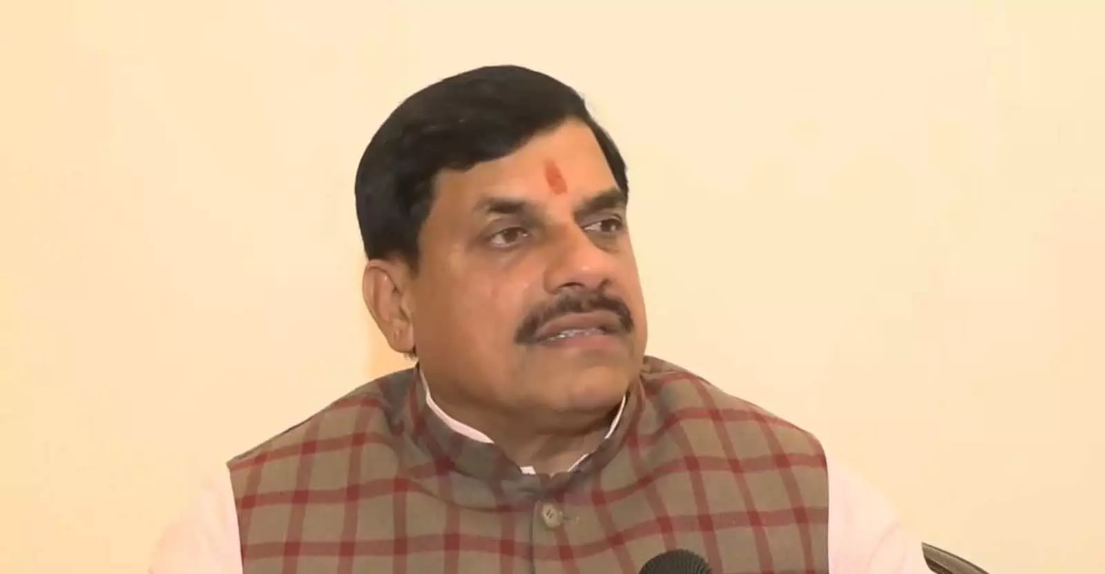 निवेश बढ़ाने के लिए हर मंच का इस्तेमाल ज़रूरी: MP और मुख्यमंत्री निवेश बढ़ाने के लिए हर मंच का इस्तेमाल ज़रूरी: MP और मुख्यमंत्री