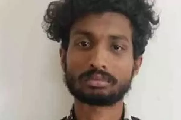 Bengaluru में पुलिस कार्रवाई, महिलाओं के खिलाफ अपराध में केरल युवक पकड़ा गया Bengaluru में पुलिस कार्रवाई, महिलाओं के खिलाफ अपराध में केरल युवक पकड़ा गया