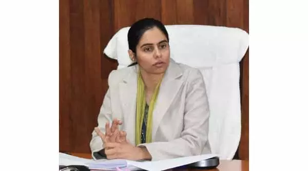 DDC Reasi ने जेजेएम की प्रगति और राजस्व विभाग के कामकाज की समीक्षा की DDC Reasi ने जेजेएम की प्रगति और राजस्व विभाग के कामकाज की समीक्षा की