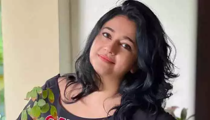Poonam Bajwa का स्टाइलिश अवतार: सफेद शॉर्ट्स और पिंक टॉप में ढाया कहर Poonam Bajwa का स्टाइलिश अवतार: सफेद शॉर्ट्स और पिंक टॉप में ढाया कहर