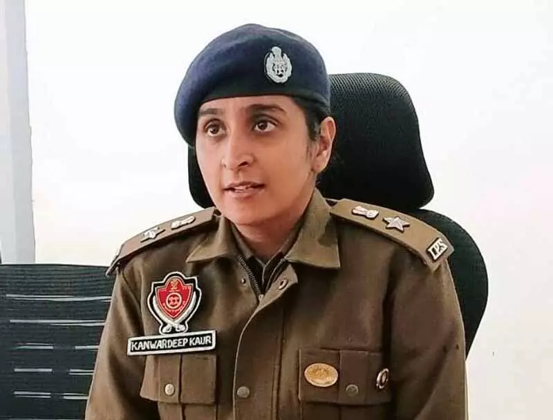 व्यापारियों ने Chandigarh SSP से मुलाकात की, फायरिंग के मामलों पर चिंता जताई व्यापारियों ने Chandigarh SSP से मुलाकात की, फायरिंग के मामलों पर चिंता जताई