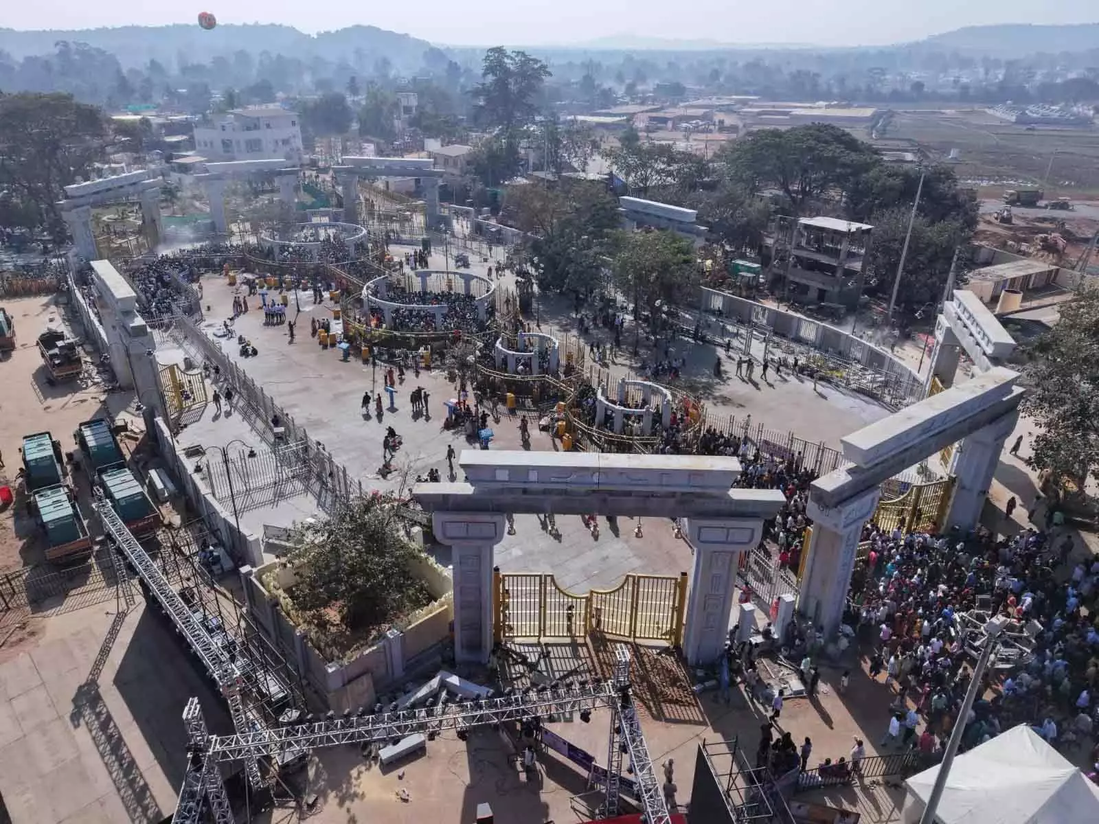 Medaram Temple का कायाकल्प: ₹251 करोड़ से बदल रही सूरत Medaram Temple का कायाकल्प: ₹251 करोड़ से बदल रही सूरत