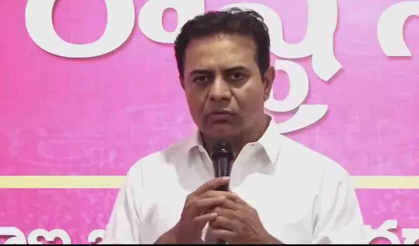 KTR ने तेलंगाना भवन में कांग्रेस और बीजेपी पर निशाना साधा KTR ने तेलंगाना भवन में कांग्रेस और बीजेपी पर निशाना साधा