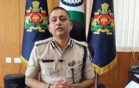 चिट फंड फ्रॉड: महिलाओं से करोड़ों रुपए की ठगी, कमिश्नर से की शिकायत चिट फंड फ्रॉड: महिलाओं से करोड़ों रुपए की ठगी, कमिश्नर से की शिकायत