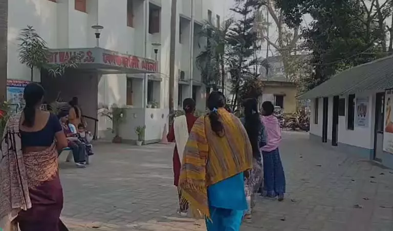 महिला ने hearing center में थप्पड़ मारने के लिए पुलिस के खिलाफ शिकायत दर्ज कराई महिला ने hearing center में थप्पड़ मारने के लिए पुलिस के खिलाफ शिकायत दर्ज कराई