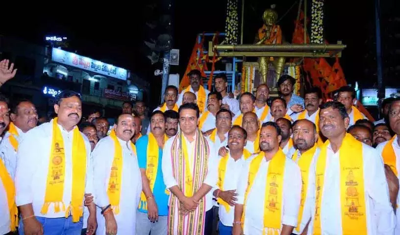 मार्कंडेयु के आशीर्वाद से कपड़ा उद्योग अच्छा होना चाहिए: KTR मार्कंडेयु के आशीर्वाद से कपड़ा उद्योग अच्छा होना चाहिए: KTR