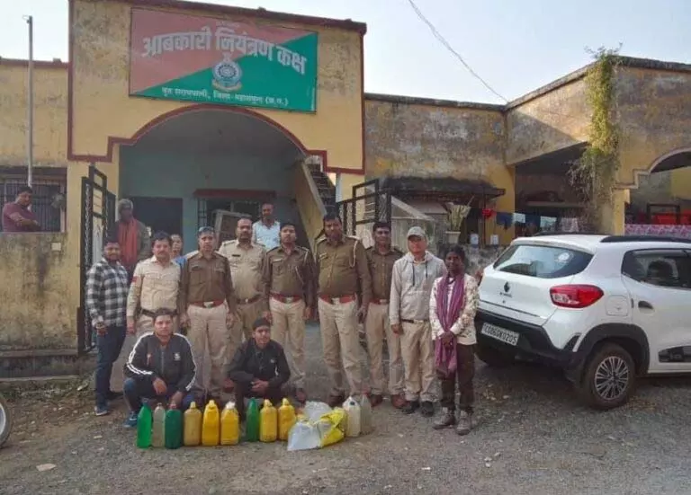 आबकारी विभाग की बड़ी कार्रवाई, 140 लीटर महुआ शराब व 3,590 किलो लाहन जब्त आबकारी विभाग की बड़ी कार्रवाई, 140 लीटर महुआ शराब व 3,590 किलो लाहन जब्त
