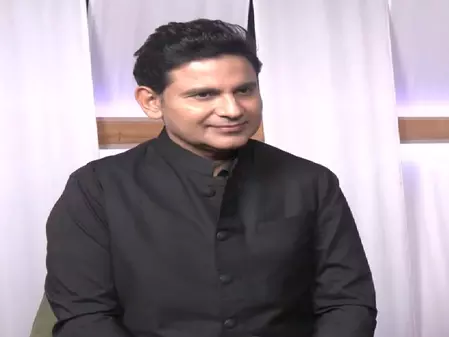 बॉर्डर-2, ए आर रहमान और जावेद अख्तर के बयान पर मनोज मुंतशिर ने रखा अपना पक्ष बॉर्डर-2, ए आर रहमान और जावेद अख्तर के बयान पर मनोज मुंतशिर ने रखा अपना पक्ष