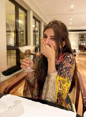 Pushpa 2 फेम श्रीलीला का दिखा चटपटा अंदाज, शेयर की तस्वीरें Pushpa 2 फेम श्रीलीला का दिखा चटपटा अंदाज, शेयर की तस्वीरें