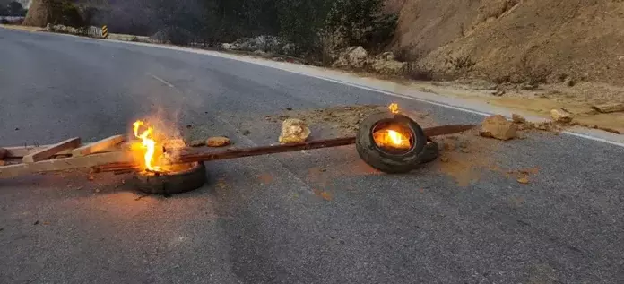 ITANAGAR: मस्जिद गिराने की मांग को लेकर लोअर सुबनसिरी में 24 घंटे का बंद ITANAGAR: मस्जिद गिराने की मांग को लेकर लोअर सुबनसिरी में 24 घंटे का बंद