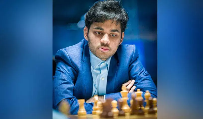 टाटा स्टील मास्टर्स: अर्जुन एरिगैसी ने अनीश गिरी, गुकेश-प्रग्गनानंदा को फिर से ड्रॉ पर रोका टाटा स्टील मास्टर्स: अर्जुन एरिगैसी ने अनीश गिरी, गुकेश-प्रग्गनानंदा को फिर से ड्रॉ पर रोका