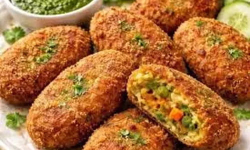 Veg Noodles Cutlet: समोसे और पकौड़ों की जगह ट्राई करें सुपर क्रिस्पी वेज नूडल्स कटलेट Veg Noodles Cutlet: समोसे और पकौड़ों की जगह ट्राई करें सुपर क्रिस्पी वेज नूडल्स कटलेट