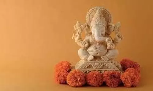 Vinayak Chaturthi Vrat Katha: शिव-पार्वती की इस कथा के बिना अधूरी मानी जाती है विनायक चतुर्थी की पूजा, पढ़िए संपूर्ण व्रत कथा Vinayak Chaturthi Vrat Katha: शिव-पार्वती की इस कथा के बिना अधूरी मानी जाती है विनायक चतुर्थी की पूजा, पढ़िए संपूर्ण व्रत कथा