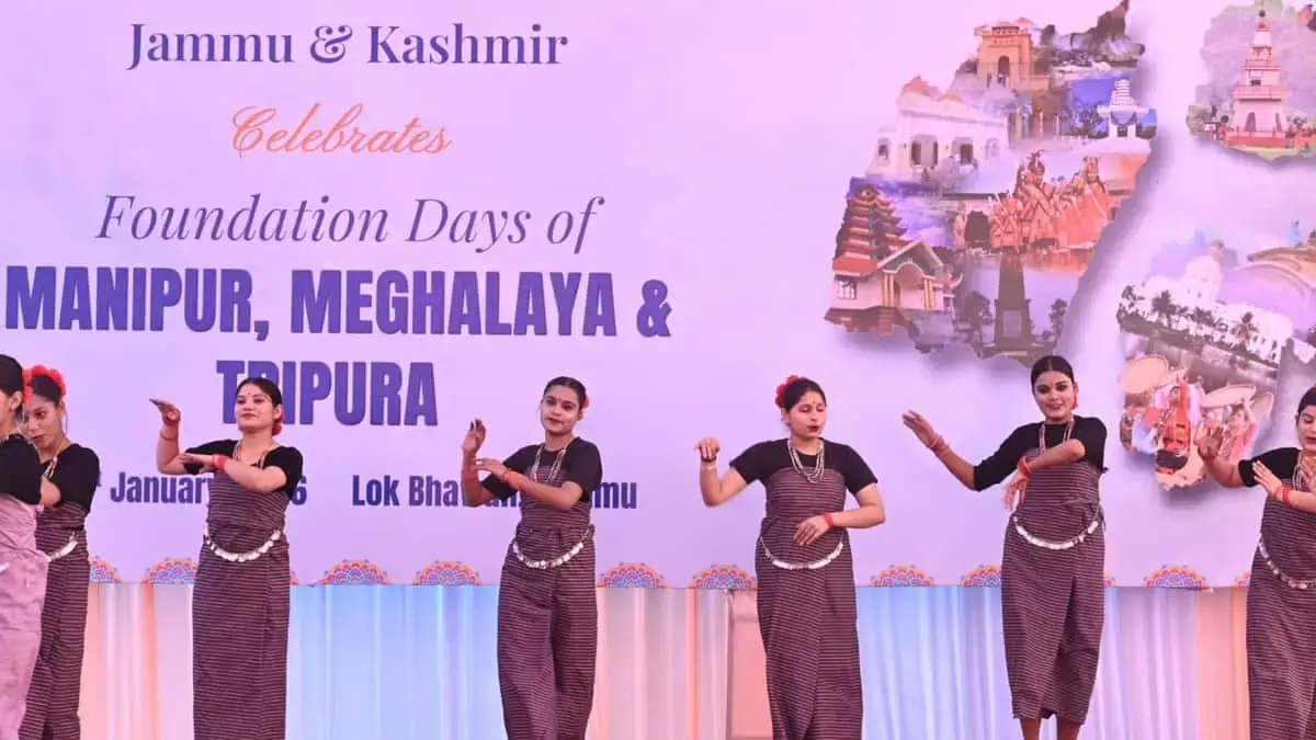 राज्य के दर्जे पर राजनीति: नेशनल कॉन्फ्रेंस ने जम्मू-कश्मीर एलजी को घेरा राज्य के दर्जे पर राजनीति: नेशनल कॉन्फ्रेंस ने जम्मू-कश्मीर एलजी को घेरा