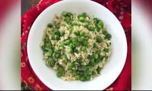 Matar Chura Poha Recipe:  घर पर ज़रूर ट्राई करें स्वादिष्ट मटर  पोहा