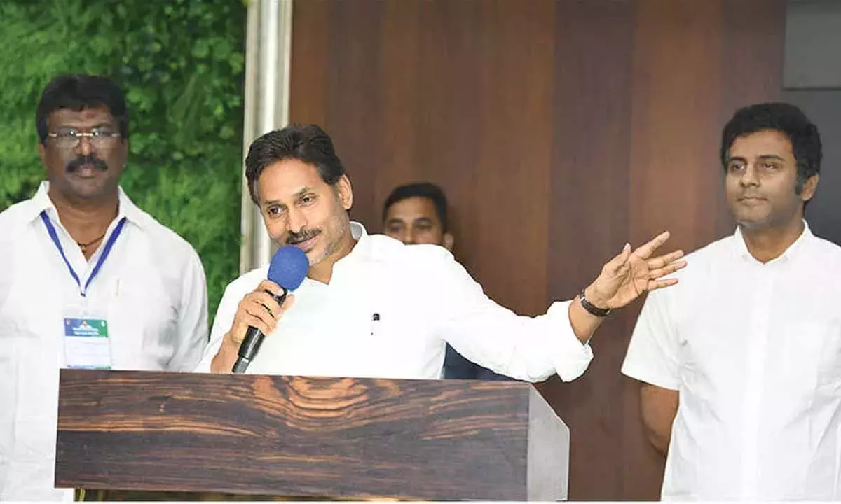 गठबंधन सरकार में संस्थाएं कमजोर हुईं: Jagan