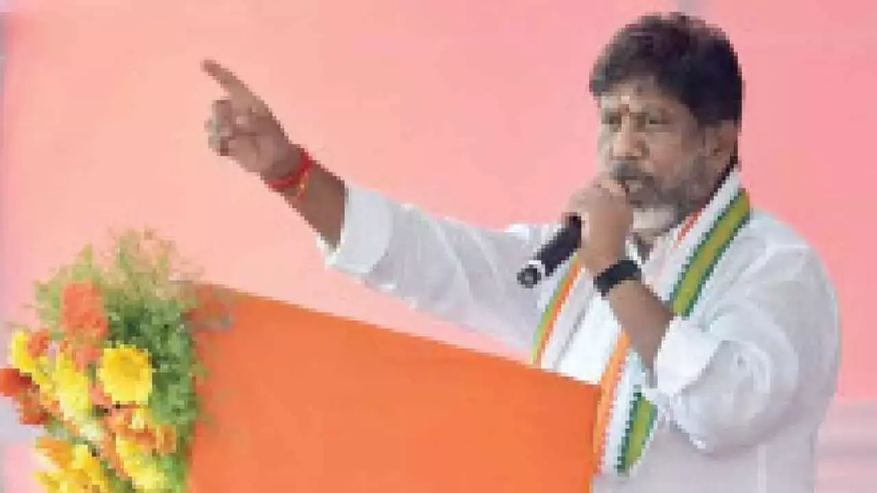 Telangana: भट्टी ने नए इन्फ्रा, इंदिरम्मा होम्स का अनावरण किया Telangana: भट्टी ने नए इन्फ्रा, इंदिरम्मा होम्स का अनावरण किया