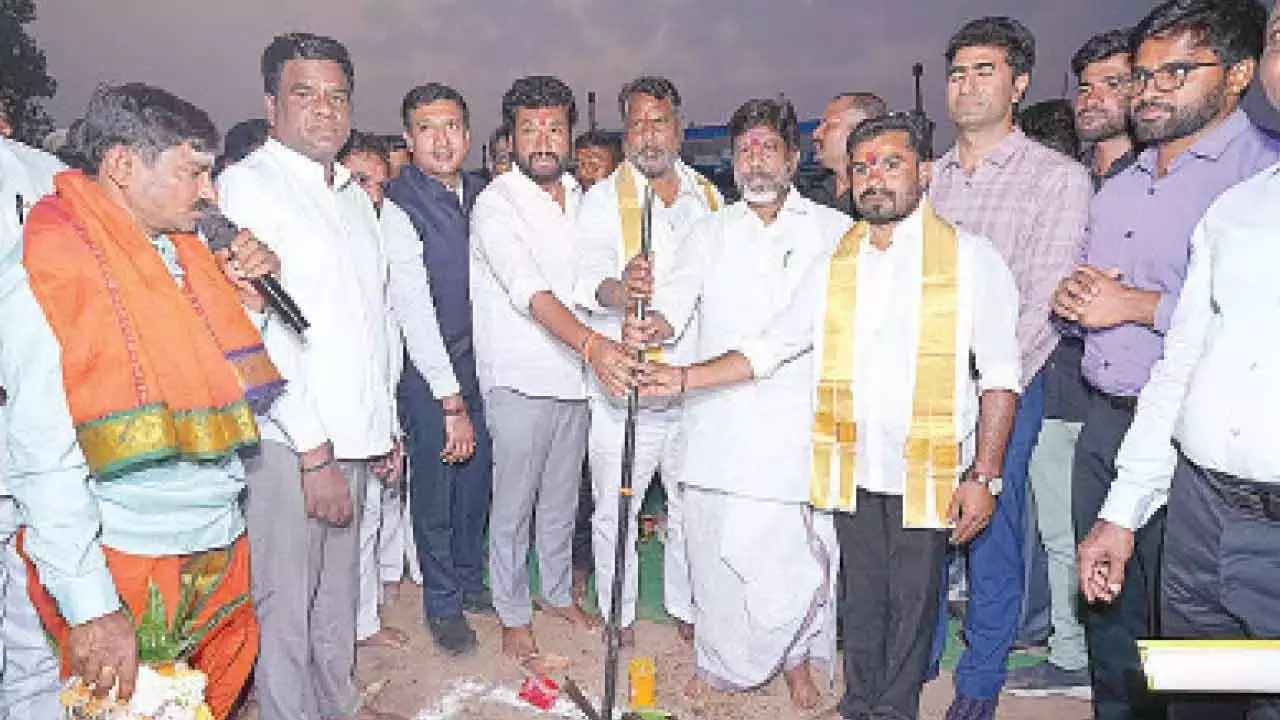 Telangana: नागोबा जतारा की प्राचीन लय केसलापुर में गूंजती है Telangana: नागोबा जतारा की प्राचीन लय केसलापुर में गूंजती है